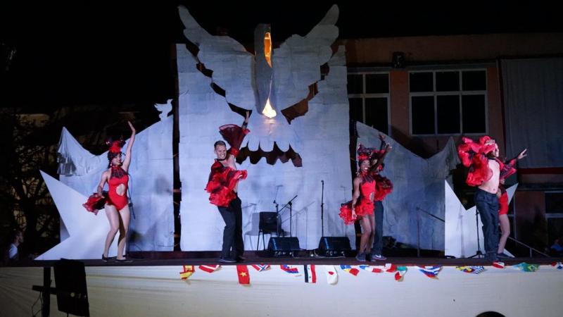 Festival de artistas aficionados.