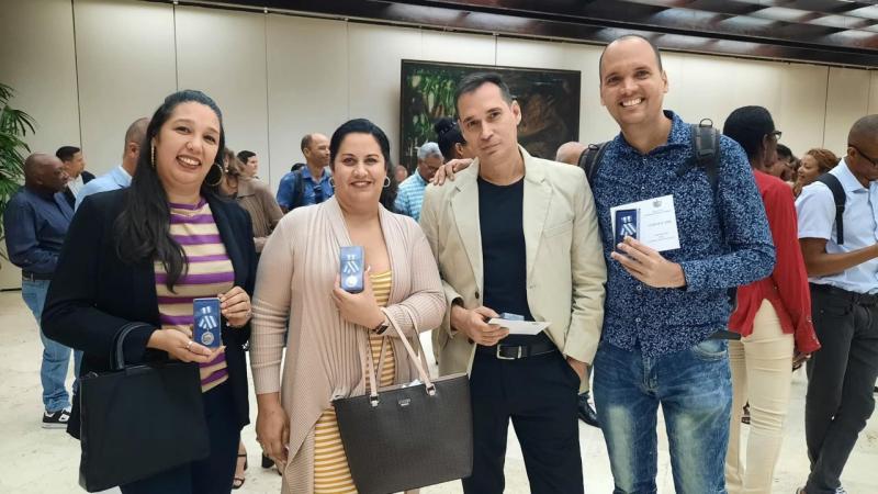 Acto de entrega de condecoraciones.