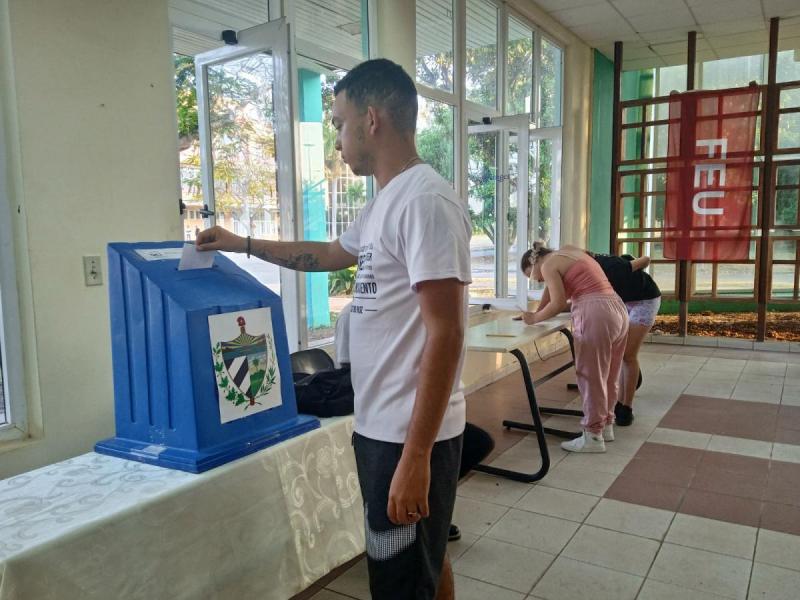 Celebran elecciones de la FEU a nivel de Universidad.