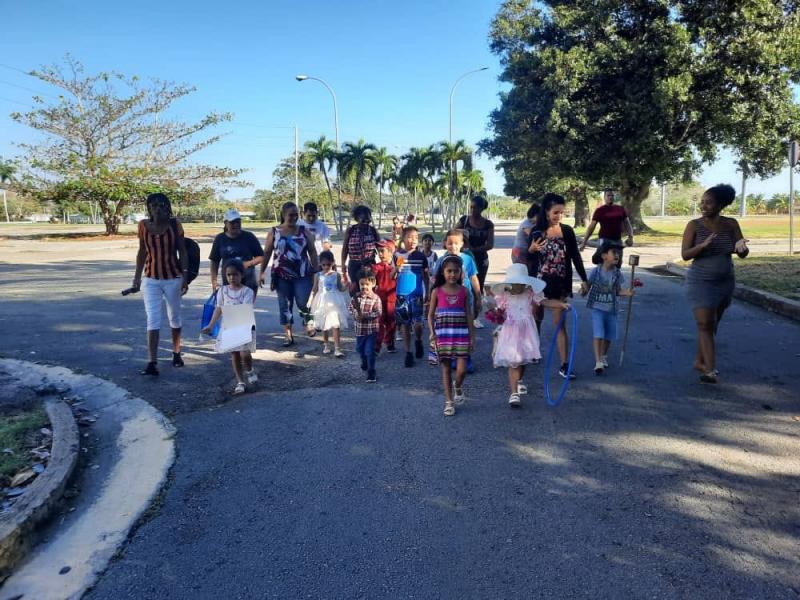 Los pequeños de nuestra Universidad, realizaron un recorrido que culminó en el docente José Martí.