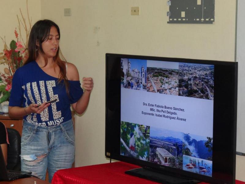 En las aulas del docente Camilo Cienfuegos los participantes disertaron sobre la formación y educación ambiental en nuestro país. En las aulas del docente Camilo Cienfuegos los participantes disertaron sobre la formación y educación ambiental en nuestro país.