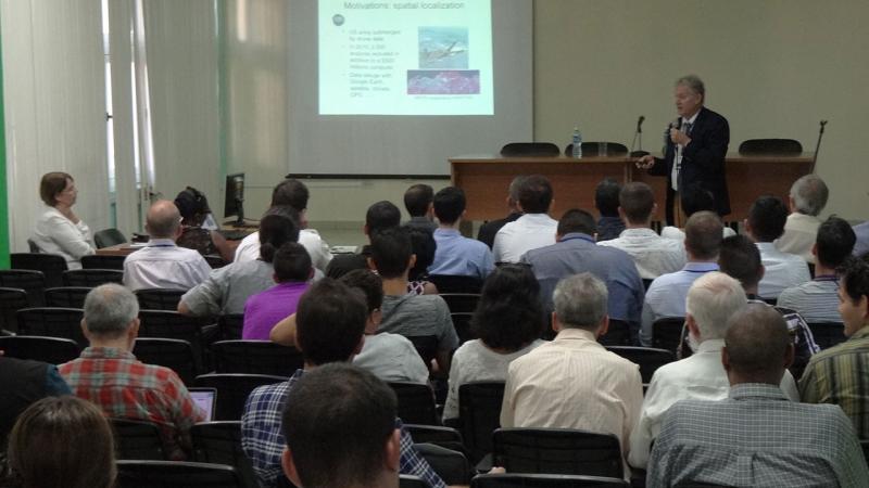 Conferencia “Big data challenges”, del Dr.C. Michel Daydé. 