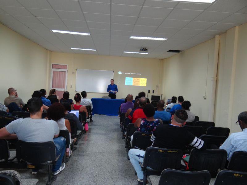 Conferencia magistral de apertura: "Big data: la revolución de los datos que transformarán la forma en que vivimos, trabajamos y pensamos", por el Dr.C. Arturo Orellana García