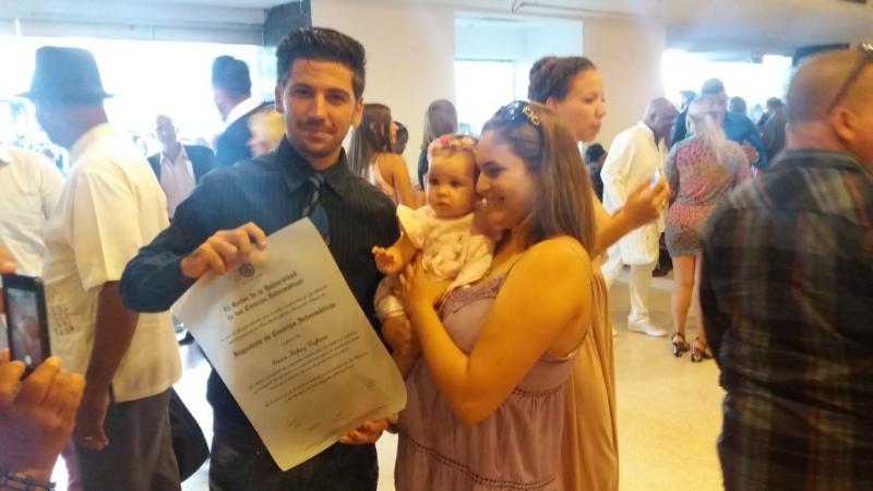 Celebra la UCI su décimotercera Graduación