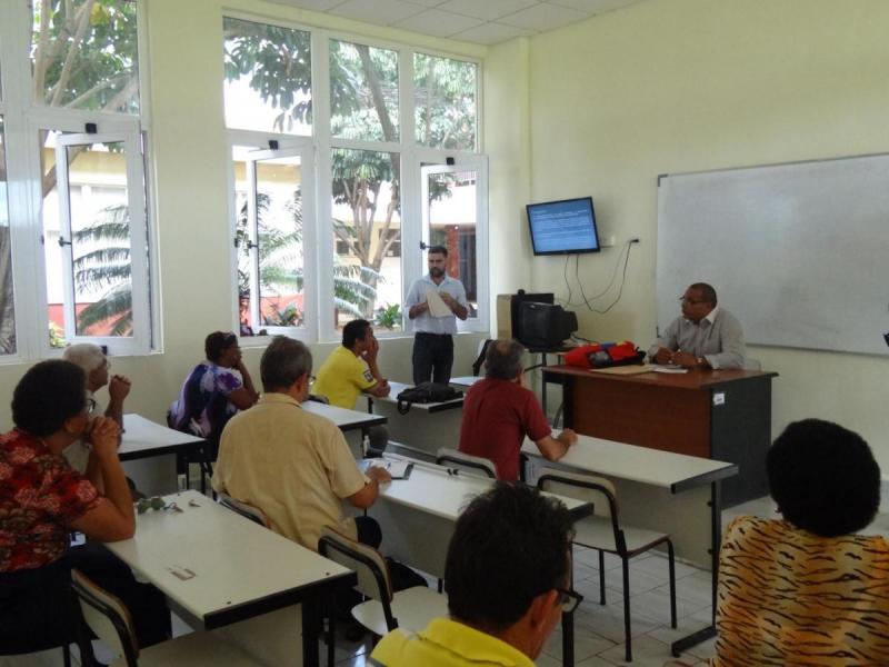 Taller de la IV Conferencia Científica, realizado el 11 de noviembre en el aula 102 del docente Camilo Cienfuegos.