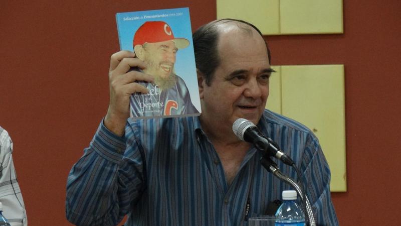 Fidel creó en el pueblo una verdadera cultura deportiva, afirmó el fundador del Inder, Lic. Arnaldo Rivero Fuxá, durante el panel sobre Fidel. 