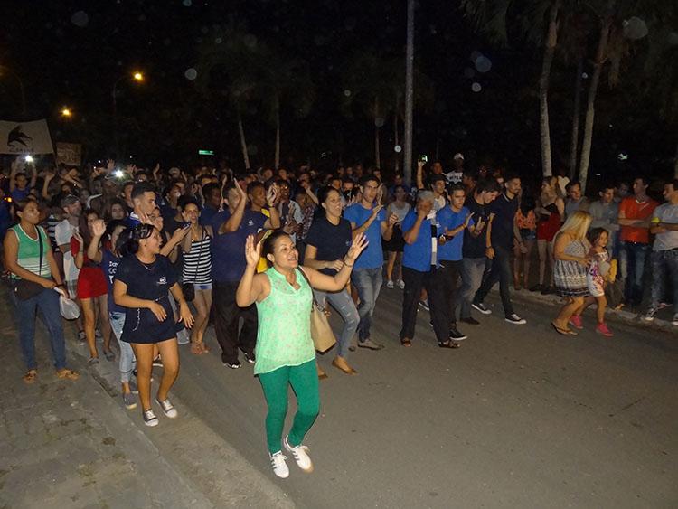 Deporte universitario en acción