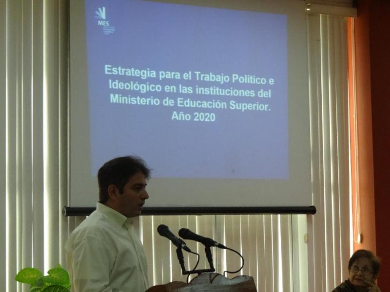 Dr.C. Abel González Santamaría, secreatario del Grupo Central del Trabajo Político-ideológico del MES y asesor de la Viceministra Primera para el Trabajo Político-ideológico en el organismo. Dr.C. Abel González Santamaría, secreatario del Grupo Central del Trabajo Político-ideológico del MES y asesor de la Viceministra Primera para el Trabajo Político-ideológico en el organismo.