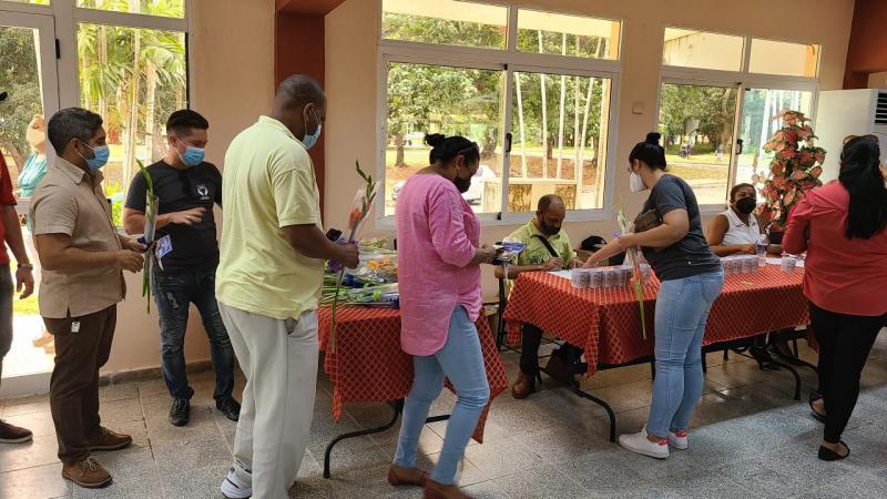 El consejo universitario reconoció a trabajadores fundadores de nuestra casa de altos estudios.