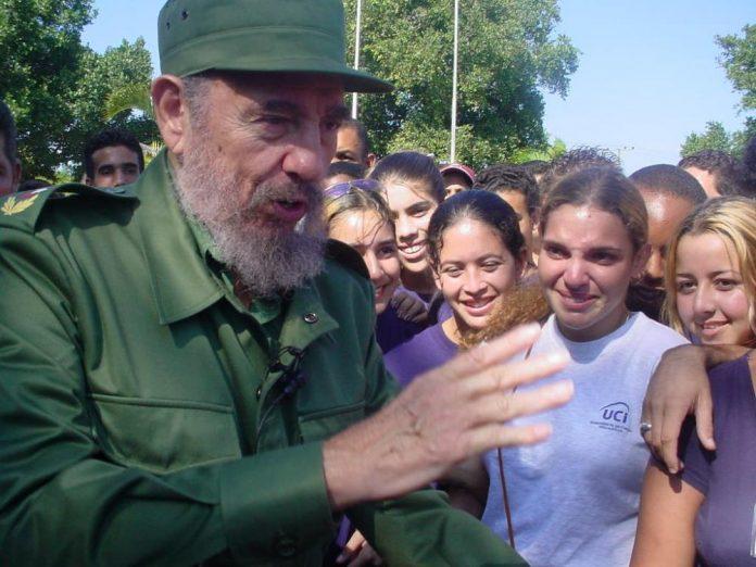 Este 12 de diciembre se cumplen 18 años de la visita que realizó el Comandante en Jefe Fidel Castro Ruz a la UCI