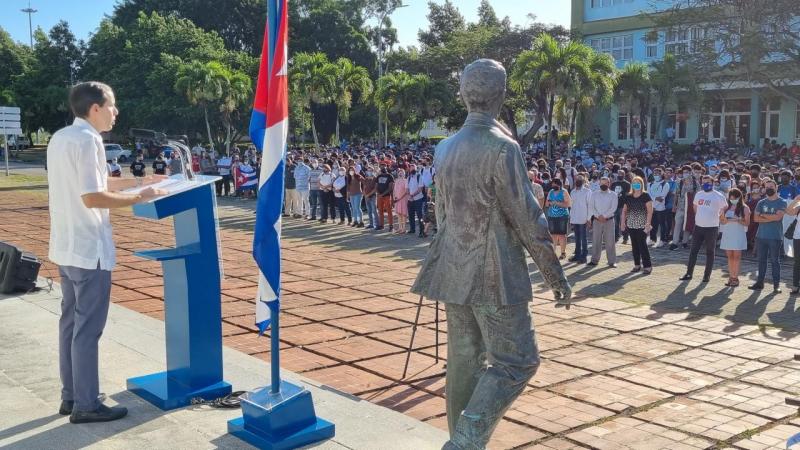 El rector de la Universidad, el Dr.C. Raydel Montesino Perurena significó que la juventud revolucionaria está llamada a formarse como profesionales altamente calificados y comprometidos con su país.