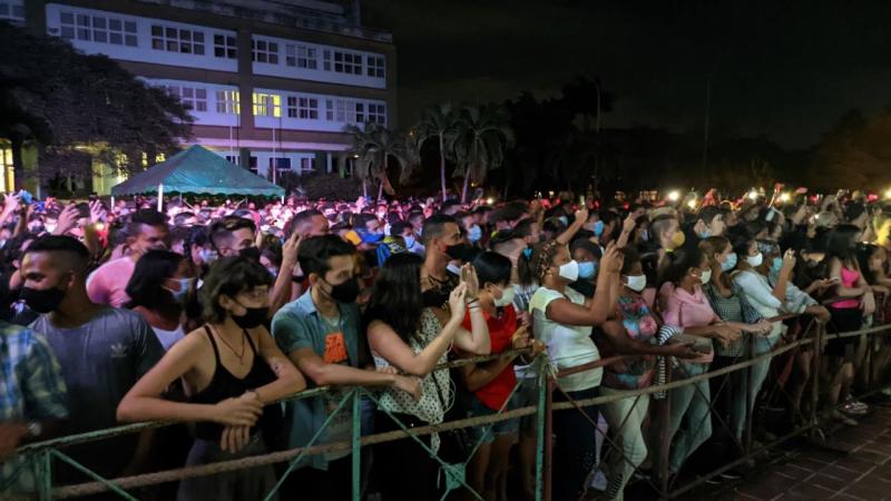 Emotiva presentación de Buena Fe en la UCI.