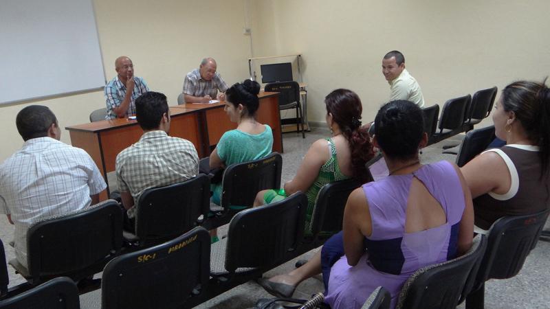 Los evaluadores, doctores en ciencias Godofredo Garay y Rogelio Lau, realizaron las entrevistas. 