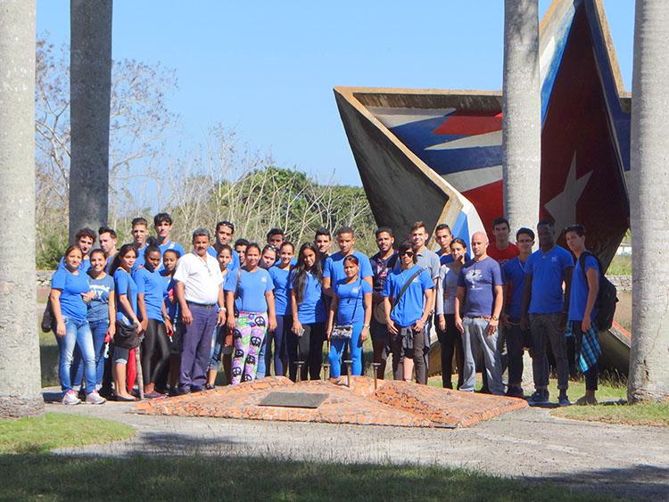 Estudiantes de la Facultad Introductoria se reencuentran con la historia