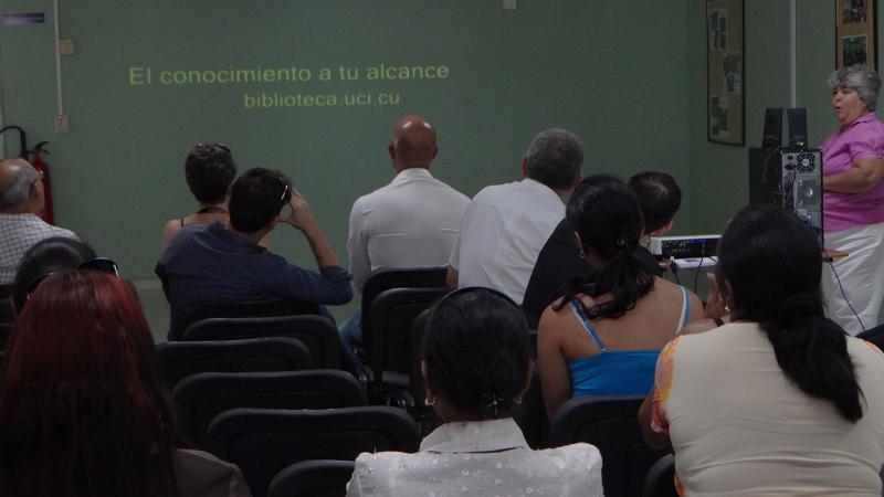 Encuentro en el Centro de Información Científico Técnico.