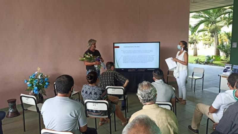 El Dr.C. Jorge Gulín González recibe reconocimiento especial por su labor constante durante los 18 años en la UCI dedicados a la investigación, la ciencia y a la RCCI.