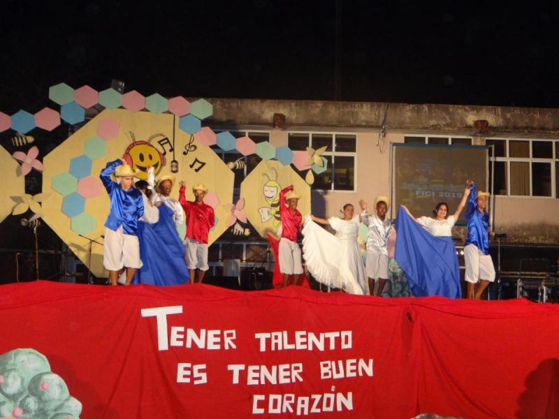 El elevado nivel técnico e interpretativo de quienes subieron al escenario ratificó el desarrollo del movimiento danzario de esta facultad. 