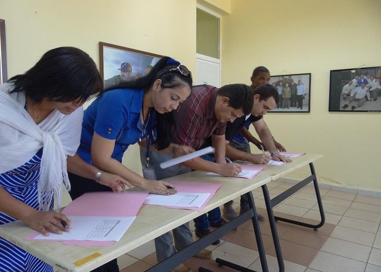 Signing of the commitment of electoral authorities at UCI