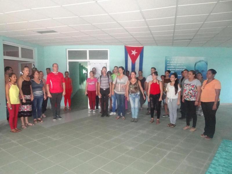 Como en las demás secciones sindicales, las notas del Himno Nacional y la Bandera Cubana presidieron en la Facultad 1 el inicio de las elecciones del nuevo Buró Sindical de la UCI.
