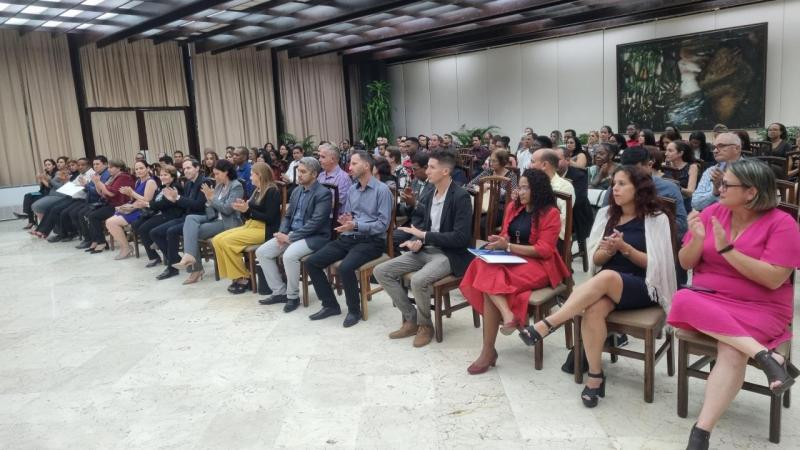 Acto de graduación de posgrado de la Universidad.