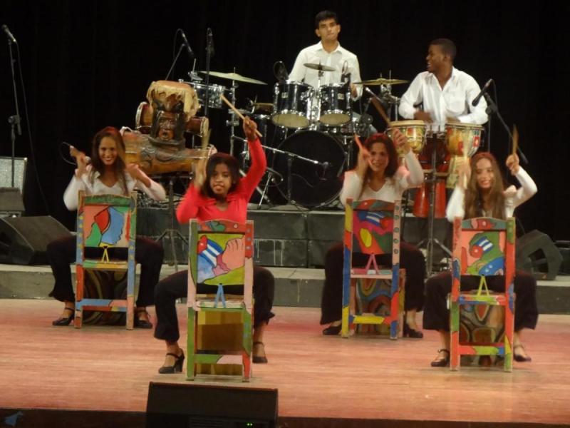 La compañía juvenil de Habana Compás Dance ofreció el número musical “Reto”. 