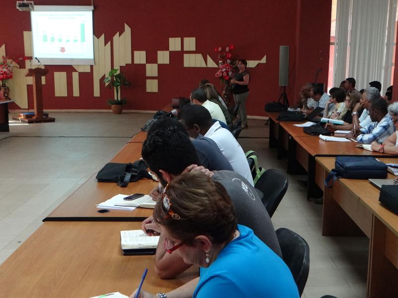 Realizan claustro docente para analizar los resultados académicos del primer semestre del actual curso lectivo. 