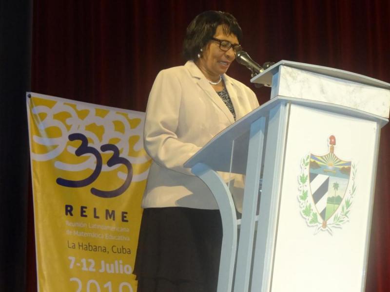 La Dr.C. Miriam Nicado García impartió la conferencia titulada “Aplicación de la matemática en los sectores estratégicos de Cuba”.