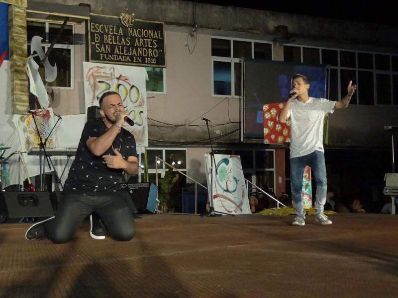 El Braza y el Furia, dúo musical que animó al auditorio. 