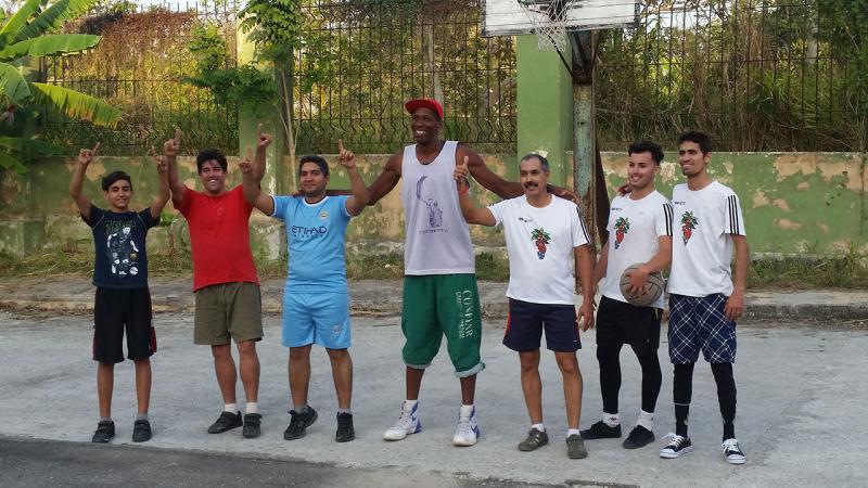 Equipos de baloncesto 3X3 que discutieron la final. 