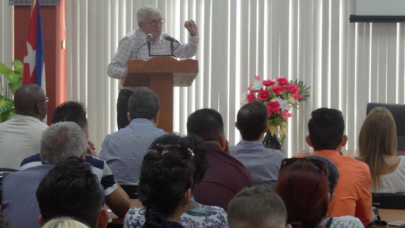 Melchor Gil Morell realizó la conferencia” El papel del Comandante en Jefe Fidel Castro Ruz en el desarrollo de la Informática en Cuba”. 