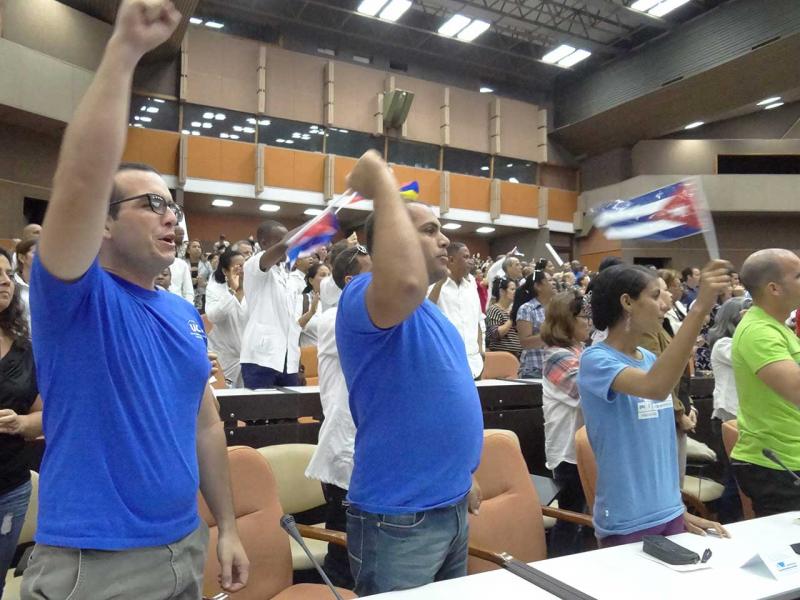Estudiantes y trabajadores de la UCI mostraron su solidaridad con el pueblo venezolano. 