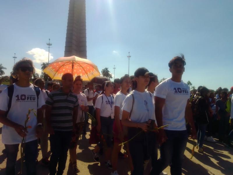 La Universidad de las Ciencias Informáticas junto al pueblo habanero realizó el tradicional homenaje a Camilo Cienfuegos en el Aniversario 63 de su desaparición física.