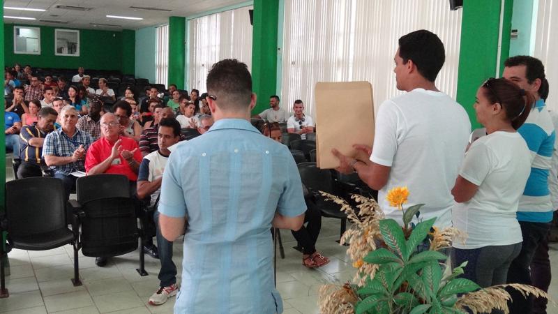 Acto de clausura del XLIV Seminario Juvenil de Estudios Martianos en el teatro Abdala del docente José Martí. 