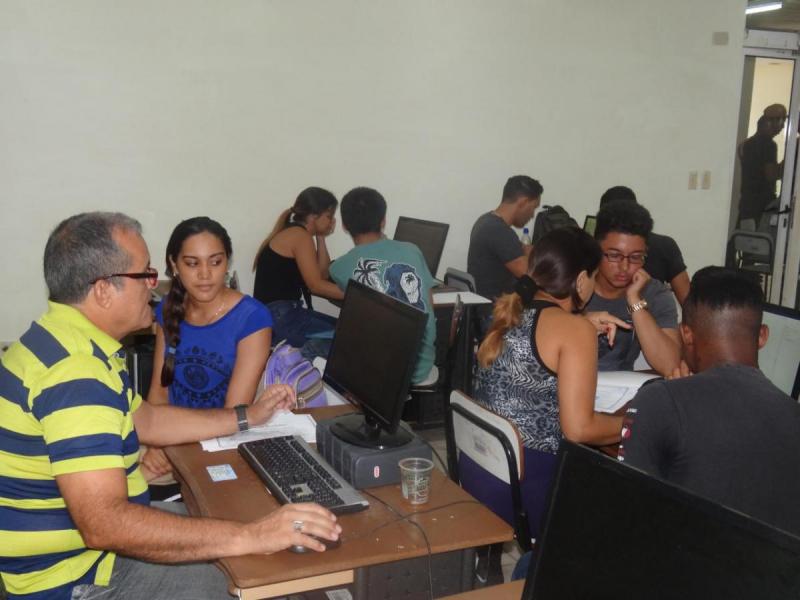 El claustro de profesores apoyó en la matrícula.