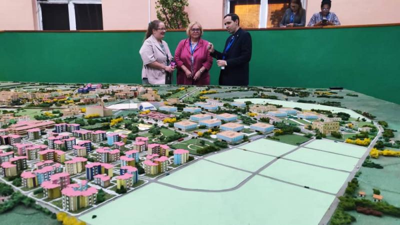 Visita la UCI la Rectora de la Universidad Estatal Lingüística de Moscú.
