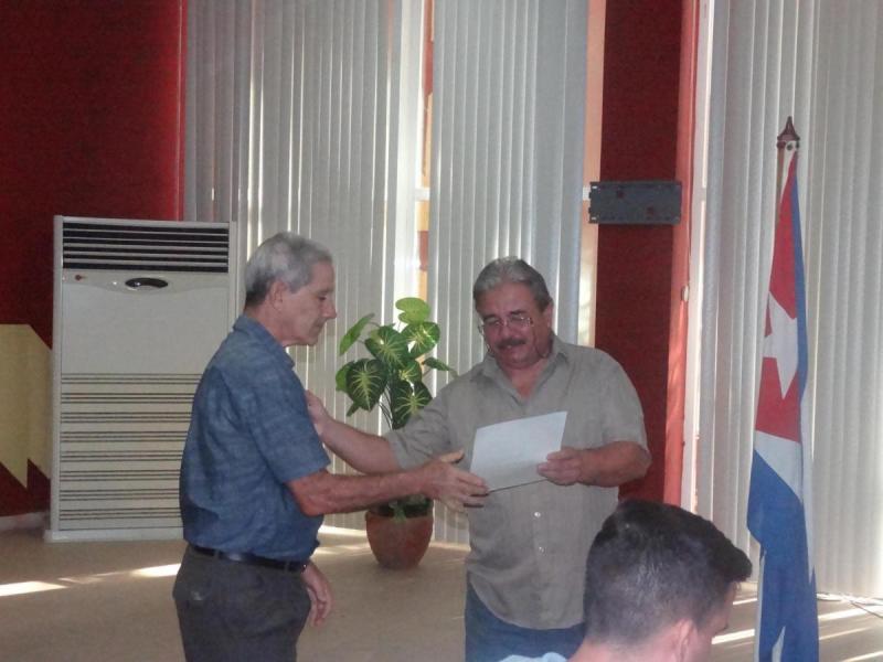 Honor a quien honor merece. Recibe reconocimiento el Dr.C. Tito Díaz Bravo, profesor vinculado a las matemáticas y la investigación del Centro de Innovación y Calidad de la Educación (Cice) de la UCI. Honor a quien honor merece. Recibe reconocimiento el Dr.C. Tito Díaz Bravo, profesor vinculado a las matemáticas y la investigación del Centro de Innovación y Calidad de la Educación (Cice) de la UCI.