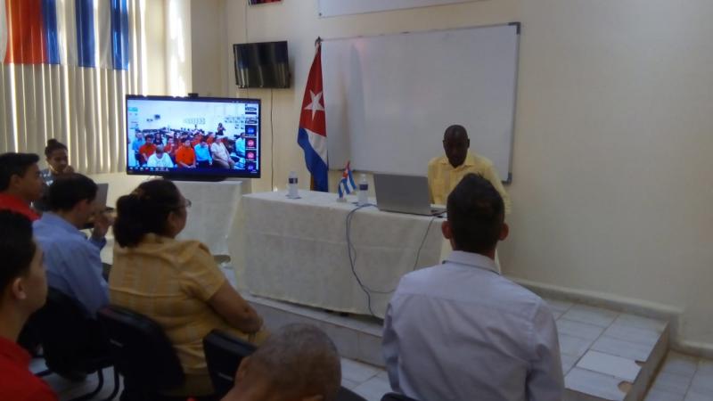 El director general de la Enseñanza Media, Dr.C Liem O’Farrill, dio la bienvenida a los concursantes.