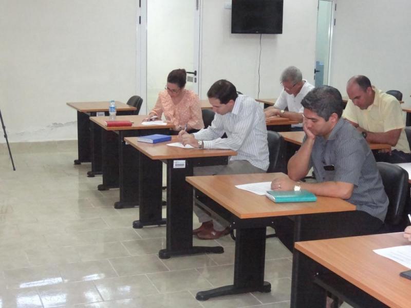 Como parte de la segunda jornada de la acreditación los miembros del comité evaluador aplicaron encuestas al claustro del programa.