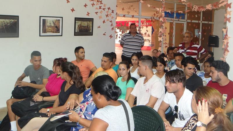 Participantes en la presentación del libro. 