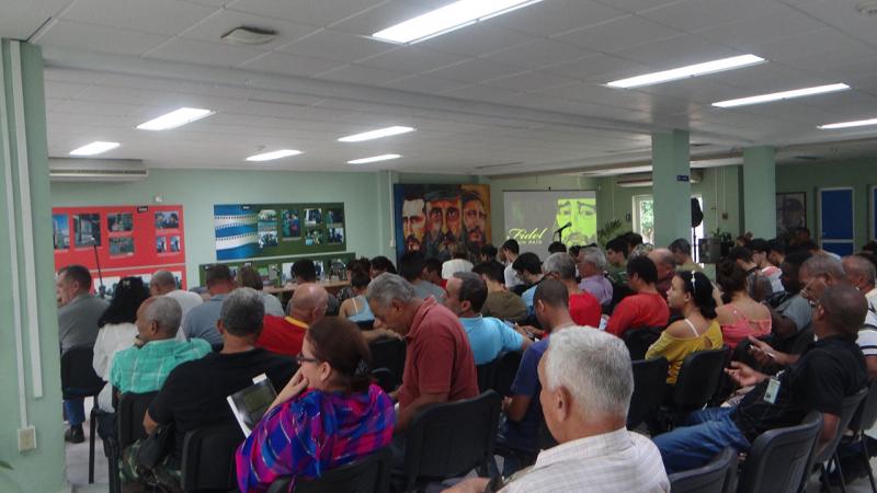 El auditorio revivió aquellos luctuosos días. 