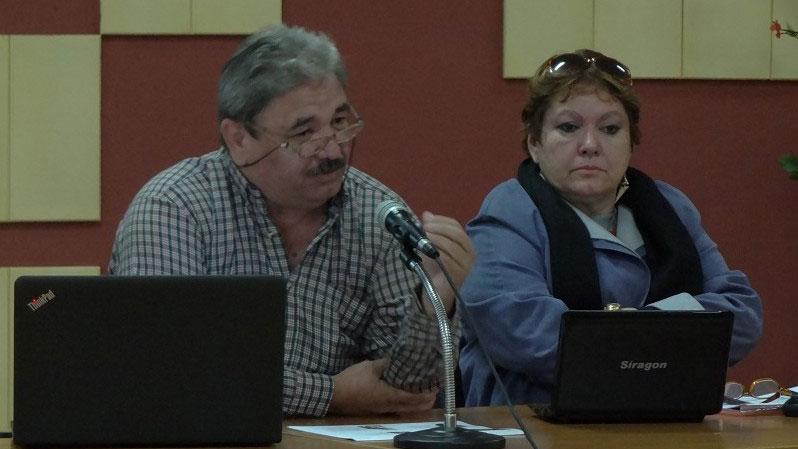 Dr.Sc. María Caridad Valdés Rodríguez, methodologist at the Center for Innovation and Quality in Education, and Dr.Sc. Lázaro Valdés Pérez, methodologist of the Directorate of Staff Management