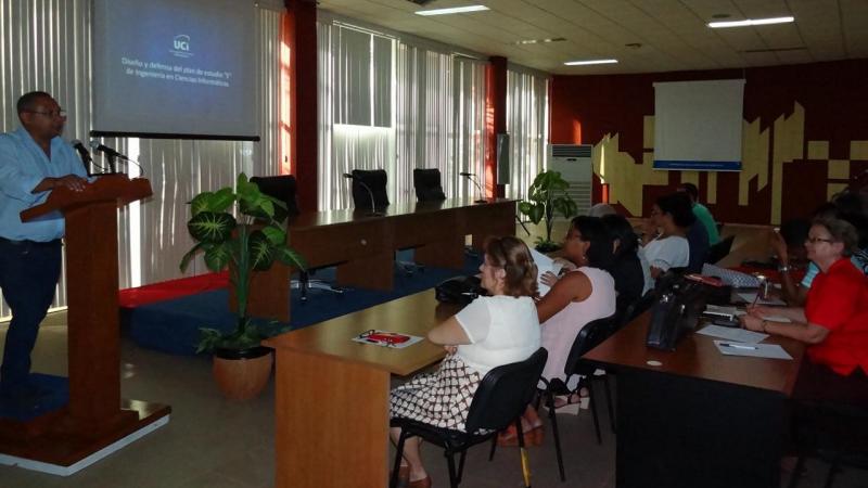 Conferencia inaugural “Presentación del Plan de estudios E de la carrera de Ingeniería en Ciencias Informáticas” por el Dr. C José Ortiz Rojas.