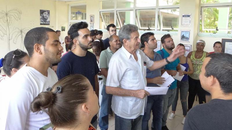 Reopening ceremony of the room to honor Ernesto Che Guevara in School Building 2