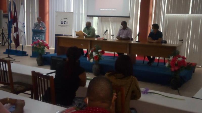 Realizan en la UCI un acto de reconocimiento a los trabajadores del policlínico- hospital Ernesto Che Guevara.