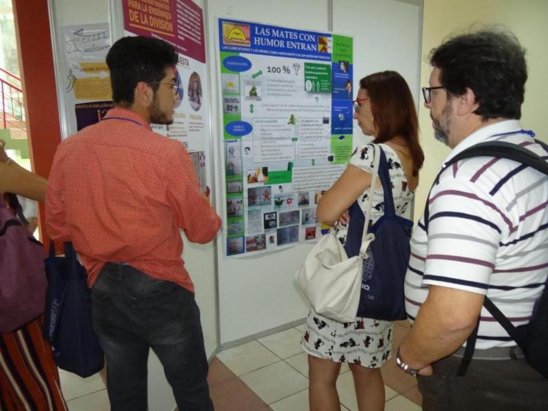 Exposición de carteles.