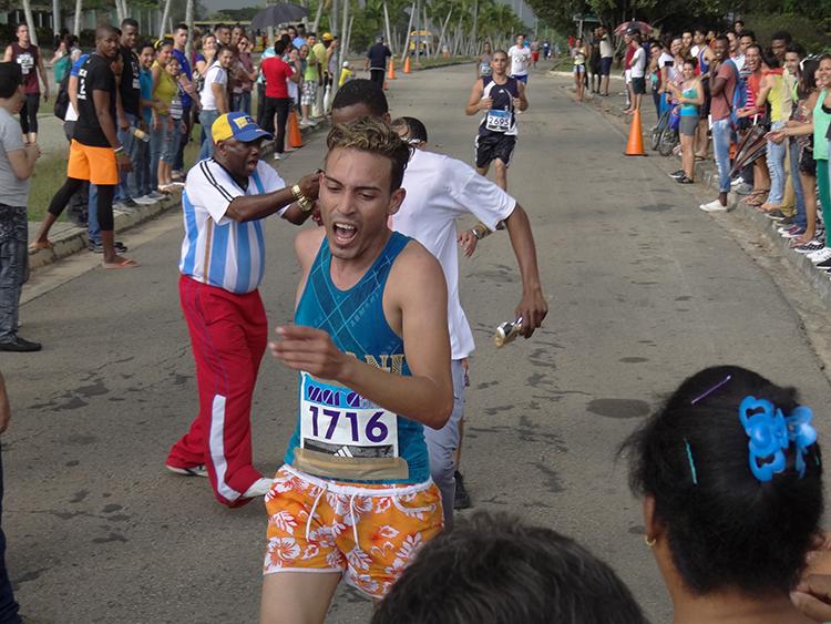 Escorpiones vencedores en maratón de los XIV Juegos Mella
