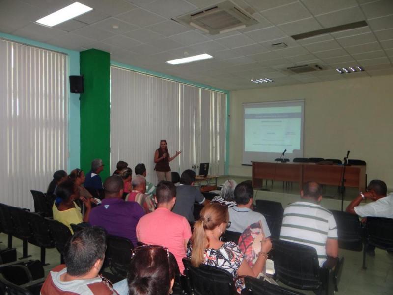 Se presentó el programa de acciones para actualizar Entorno Virtual de Aprendizaje (EVA) para el pregrado. 