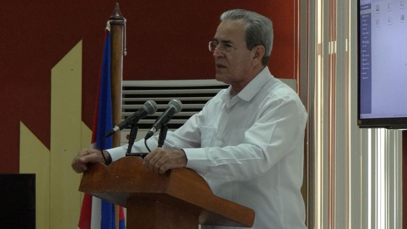 El ministro de Educación Superior en Cuba, José Ramón Saborido Loidi, elogia la trascendencia de Uciencia 2018 y reconoce labor solidaria del Profesor Titular de la Universidad de Granada, Daniel Linares Girela. 