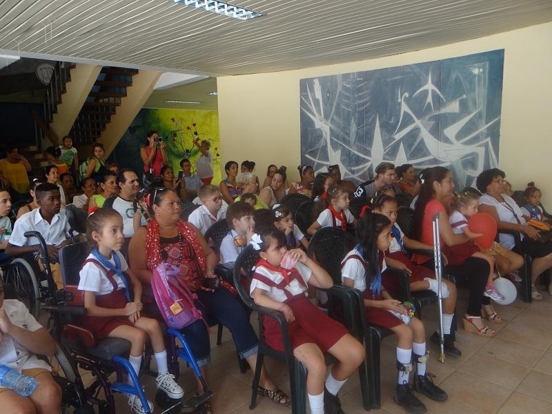 Actividad de la UCI para los niños de la Escuela Especial Solidaridad con Panamá. 