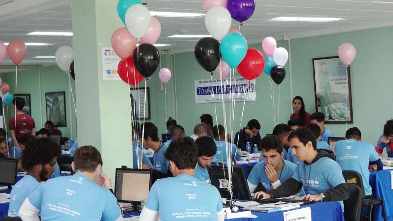 En la jornada de cierre se reconoció a UH++ con los premios de equipo certero y veloz. 